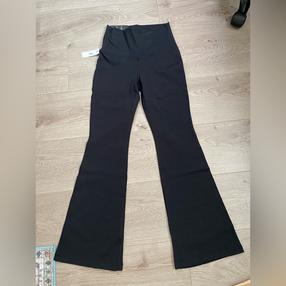 Aritzia TNA flared leggings